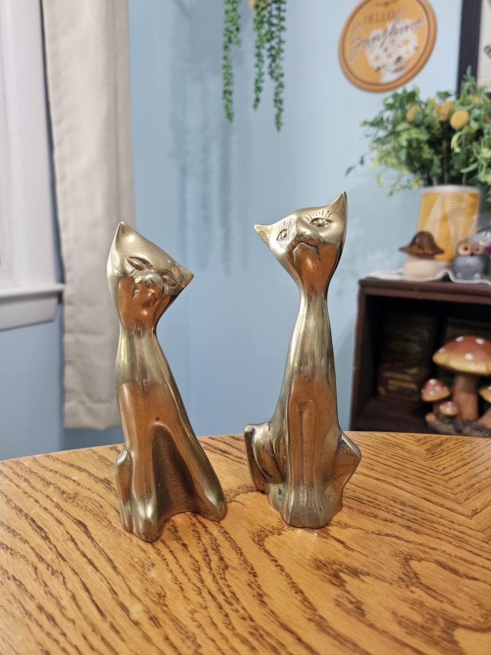 Vintage MCM Pair of Brass Siamese Cats Feline Figurine Decor Groovy